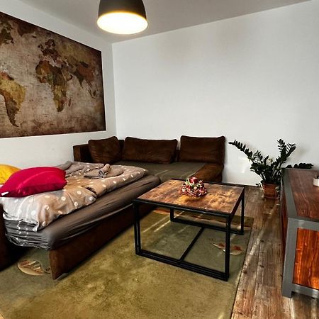 Industrial Apartment I 24Hr Self Check-In I Free Parking & Coffee Banská Bystrica Dış mekan fotoğraf