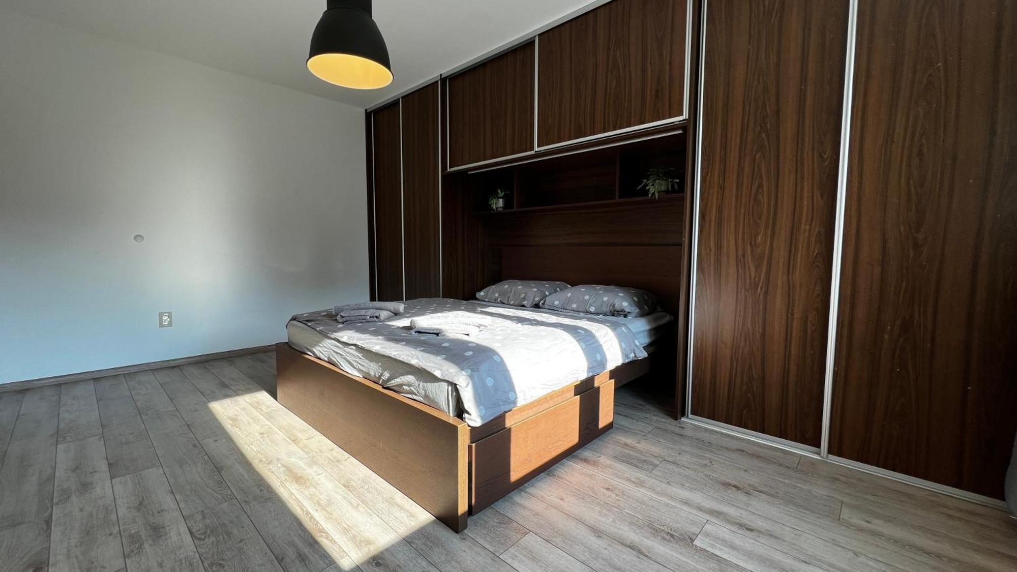 Industrial Apartment I 24Hr Self Check-In I Free Parking & Coffee Banská Bystrica Dış mekan fotoğraf