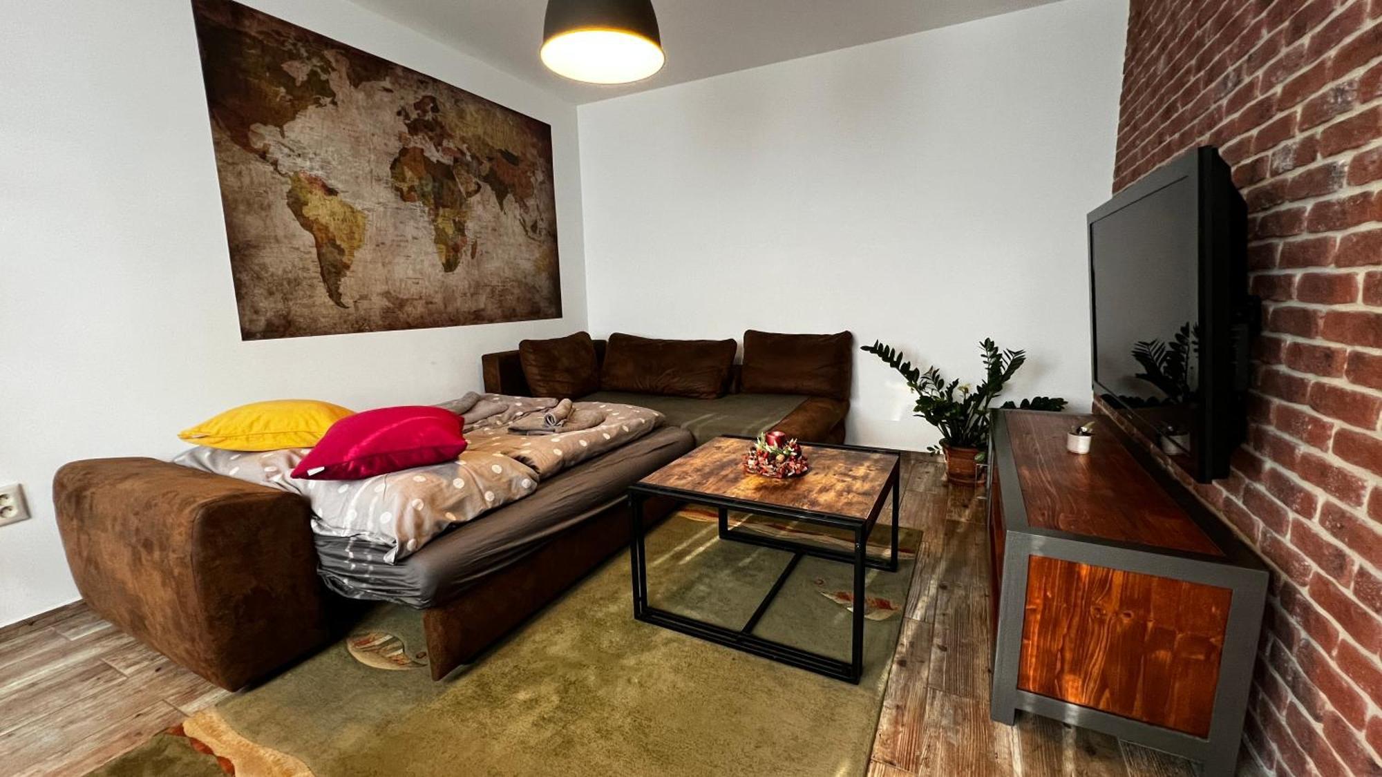 Industrial Apartment I 24Hr Self Check-In I Free Parking & Coffee Banská Bystrica Dış mekan fotoğraf